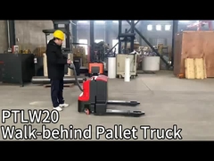 প্যালেট ট্রাকের পিছনে হাঁটা