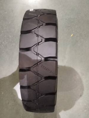 টেকসই অ্যান্টি-স্লিপ 125/75-8 টায়ার দ্রুত সিস্টেম ফোর্কলিফ্টের জন্য সলিড টায়ার